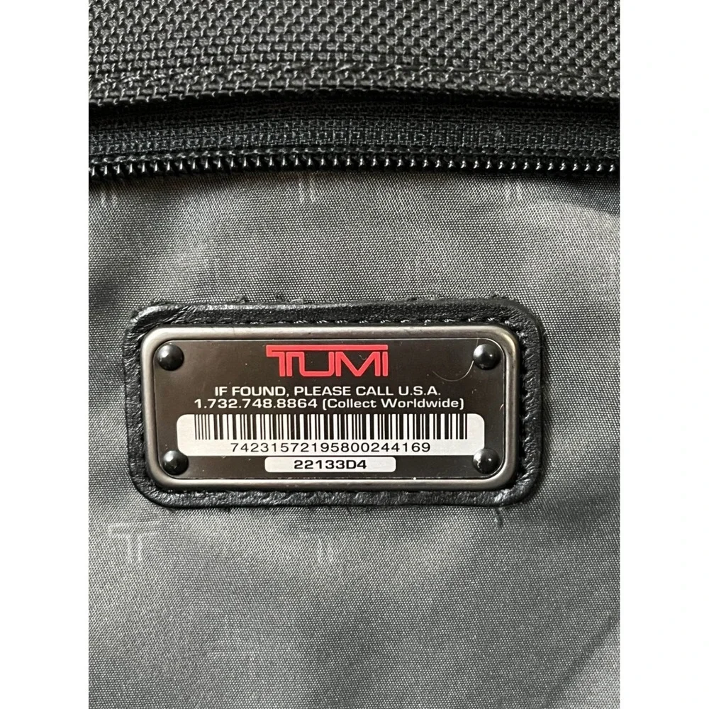 Tumi Alpha Tri-Fold Carry-On Garment Bag 22133D4 Black Nylon SuitBag travel